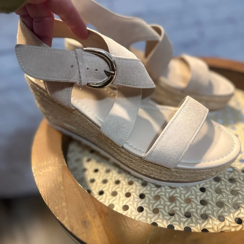 NWOT Marc Fisher Tallia leather espadrille wedge sandals size 9